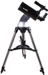 <noindex><p>Sky-Watcher MAK BK MAK102AZGT SynScan GOTO – это компактный катадиоптрик с системой автоматического наведения. Благодаря качественной оптике, надежной механике и простому управлению телескоп подходит и для опытных, и для начинающих астрономов. В базе данных телескопа содержатся координаты 42 900 астрономических объектов.</p><p><strong>Оптика</strong></p><p>Данная модель представляет собой зеркально-линзовый телескоп, собранный по оптической схеме Максутова-Кассегрена. Благодаря такой конструкции труба отличается достаточно компактными размерами.</p><p>Телескоп комплектуется двумя окулярами. Начинать наблюдения рекомендуется с окуляром 25 мм, так как он дает хороший обзор и подходит для поиска астрономических объектов. Окуляр с фокусным расстоянием 10 мм дает большее увеличение и используется для более детального изучения небесных тел.</p><p><strong>Монтировка</strong></p><p>Оптическая труба устанавливается на компьютеризированную азимутальную монтировку с пультом управления. Управление монтировкой не требует от пользователя специальных навыков и знаний. Достаточно выбрать любой объект из обширной базы данных, и телескоп автоматически наведется на него.</p><p>Стальная тренога обеспечивает стабильное положение телескопа.</p></noindex>