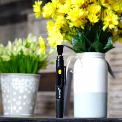 Карандаш чистящий Levenhuk Cleaning Pen LP10 фотография